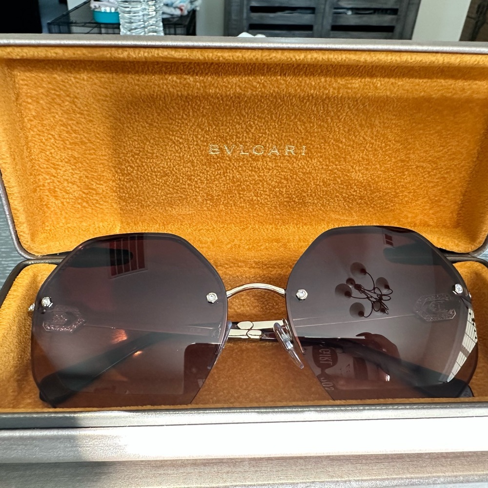 *BNIB AUTHENTIC* BVLGARI Rimless Sunglass